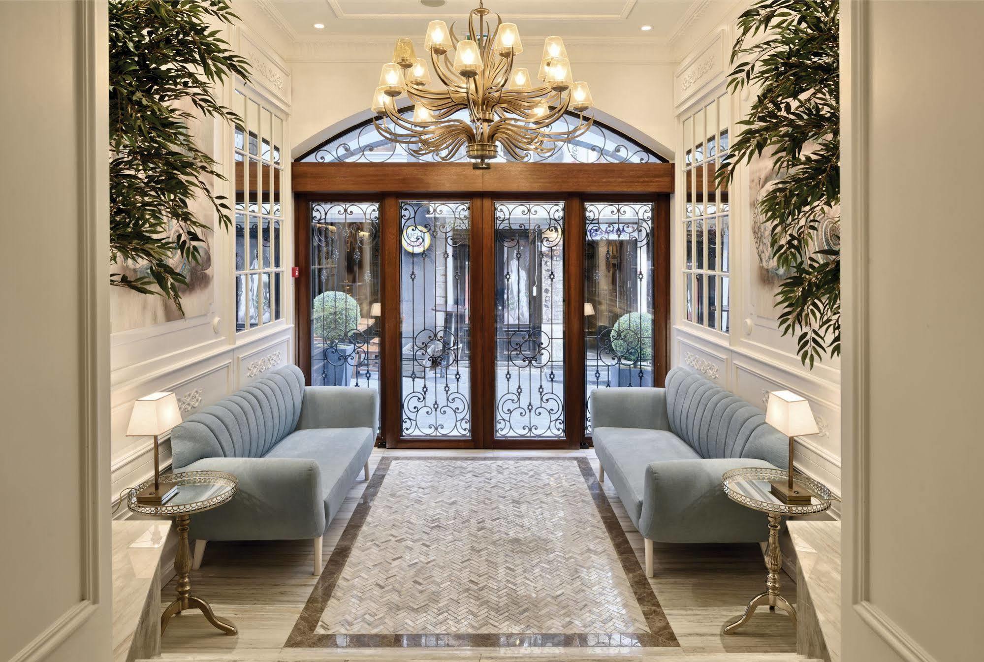 Mirrors Hotel Istanbul Exterior photo