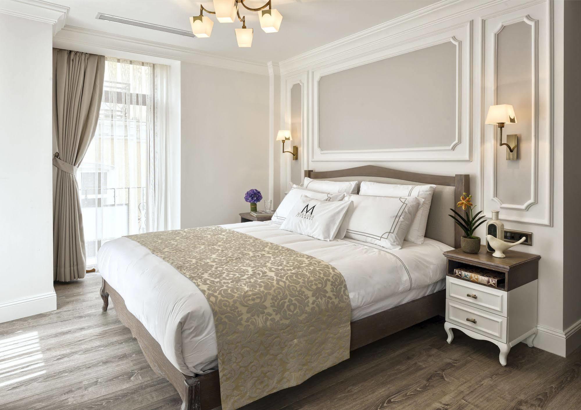 Mirrors Hotel Istanbul Exterior photo