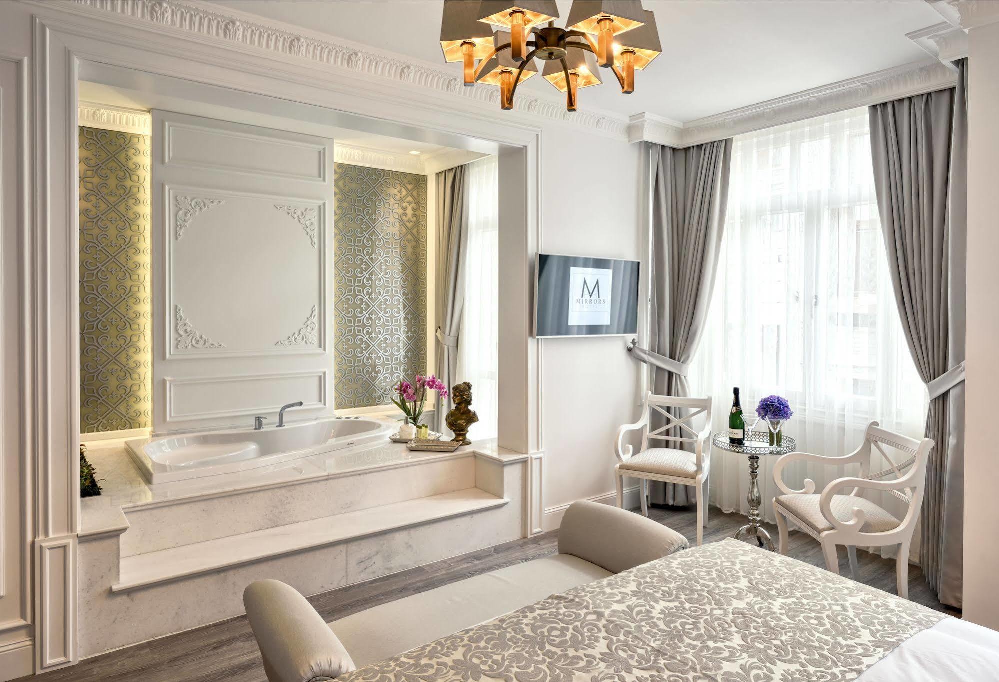 Mirrors Hotel Istanbul Exterior photo